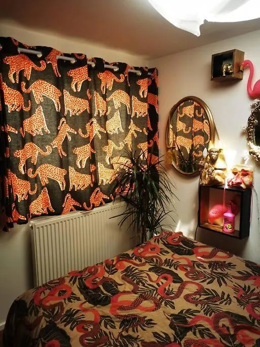 Bright, Roomy, Colourful Flat In Brighton 0*,  United Kingdom