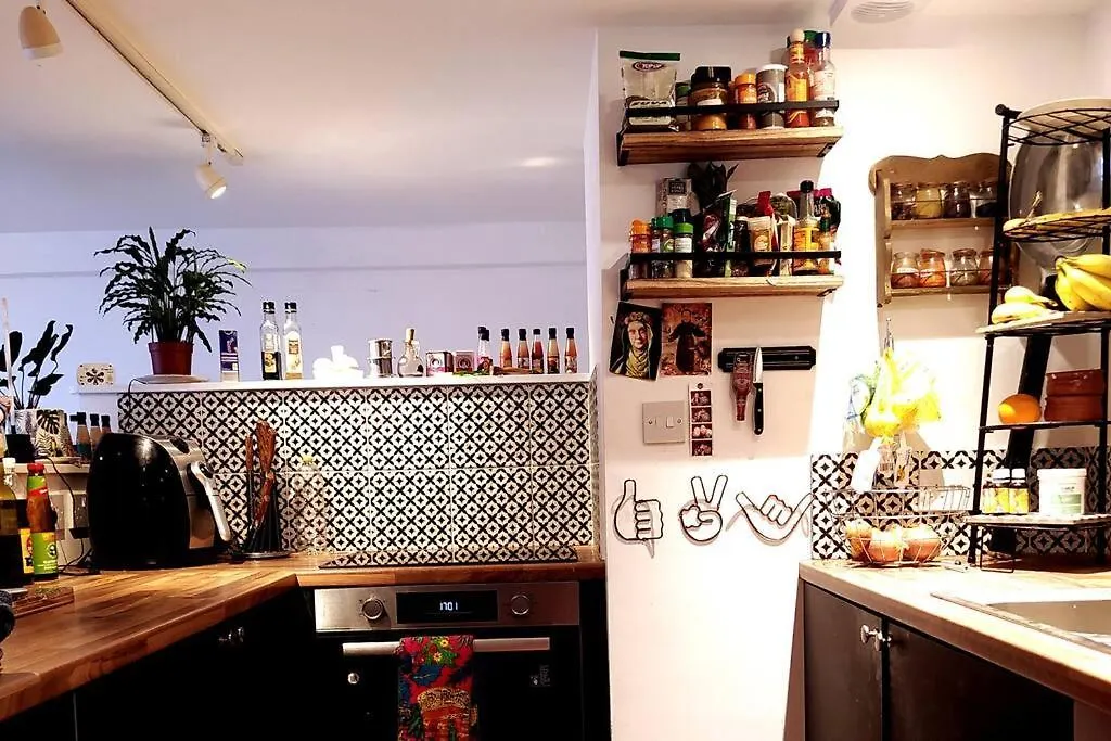 Bright, Roomy, Colourful Flat In Brighton United Kingdom